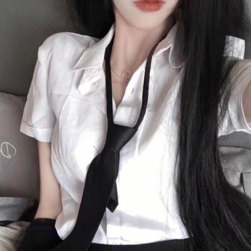 在我姐姐的婚纱里